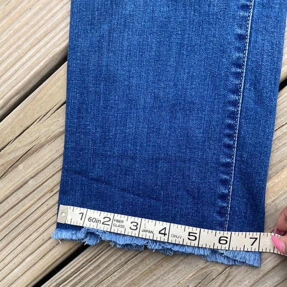 HP 🎉💕 a.n.a distressed jeans - Picture 8 of 10